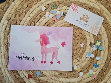 'Hey Birthday Girl' Poedel Roze - Ansichtkaart